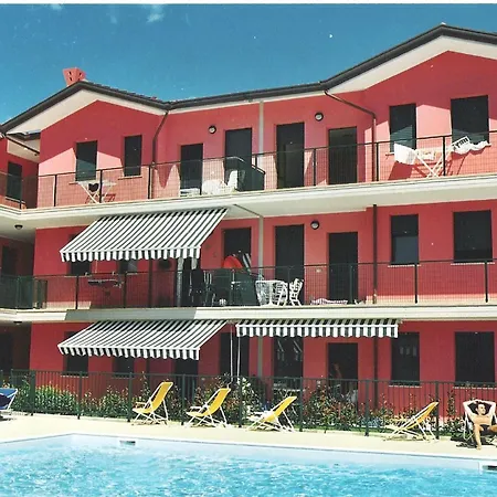 Corallo Con Piscina روسولينا ماري