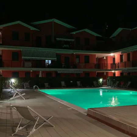 Corallo Con Piscina ヴィラ ロゾリーナ・マーレ
